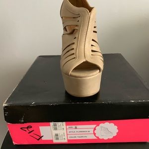 Tan Wedges